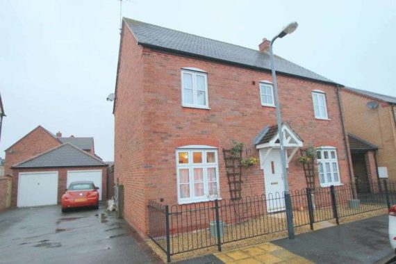 4 bedroom Detached f...